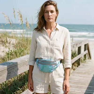 sac banane femme sur la plage port tour de taille