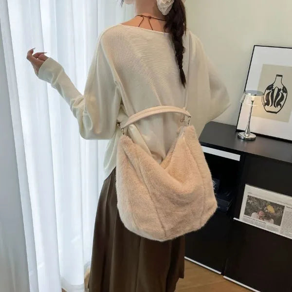 sac bandouliere fausse fourrure grande capacite porter en croise corps main libre