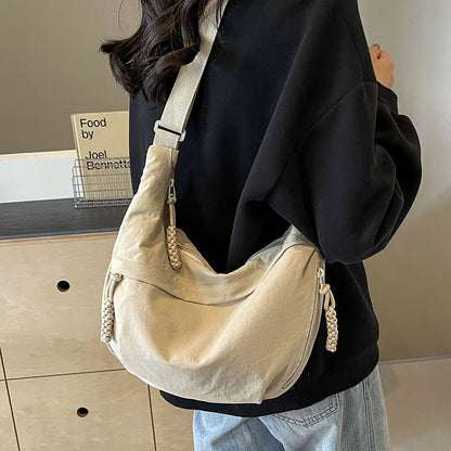 sac bandouliere femme forme croissant pour tous les styles