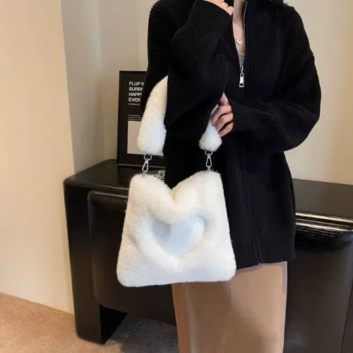 sac bandouliere peluche blanc onvient a toute vos tenues