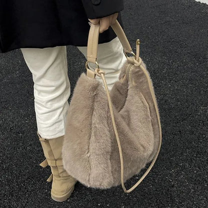 sac bandouliere souple fausse fourrure au quotidien