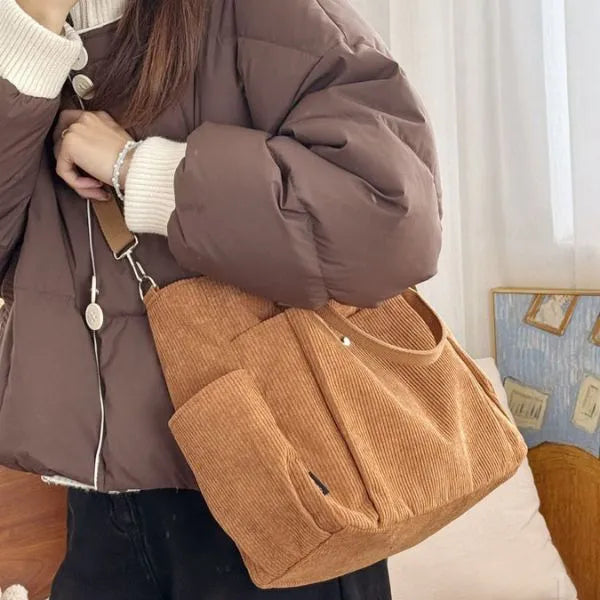 sac bandouliere type besace velours cotele elegant